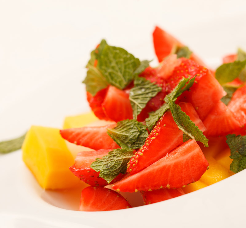 Salade mentholée de melon et de fraises